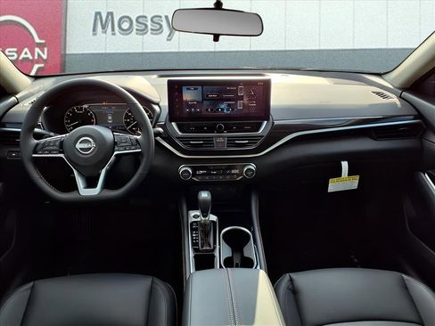 New 2025 Nissan Altima 2.5 SR image 14