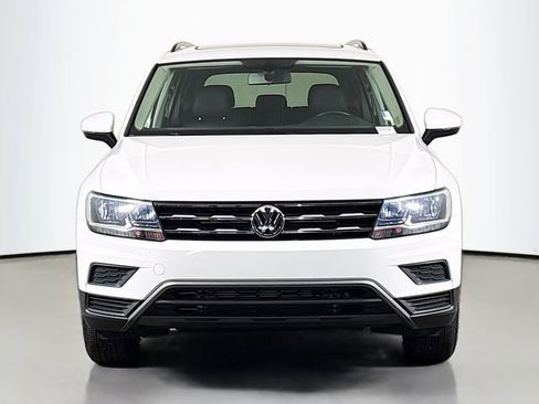 Used 2019 Volkswagen Tiguan SE AWD/4WD image 2