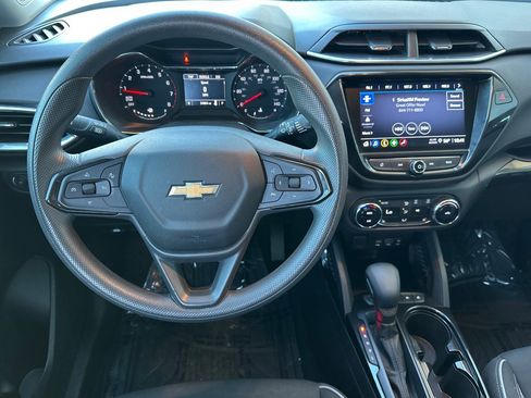 Used 2022 Chevrolet TrailBlazer LT w/ Convenience Package image 11