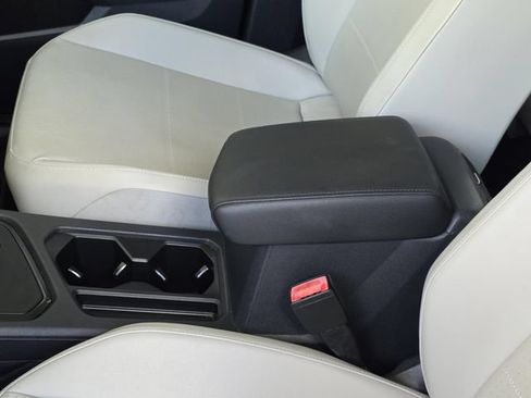 Used 2018 Volkswagen Tiguan SEL FWD image 9