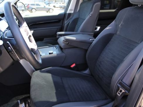Used 2024 Land Rover Discovery S AWD/4WD image 37