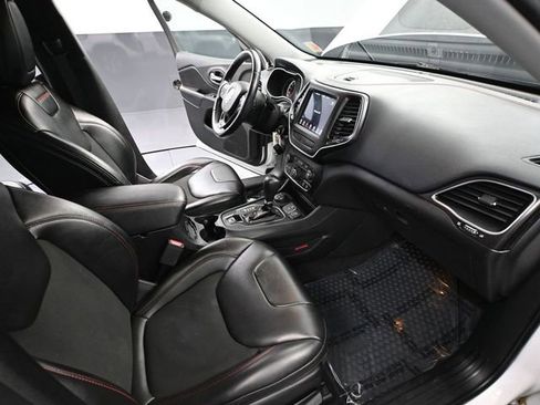 Used 2019 Jeep Cherokee Trailhawk image 45