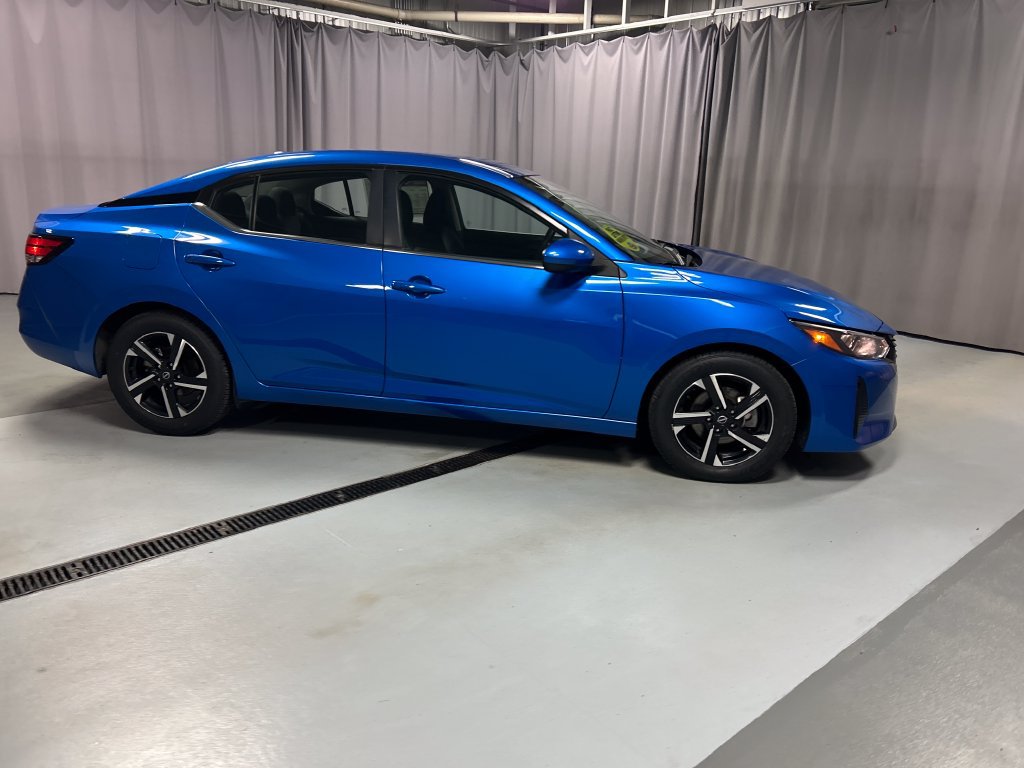 Used 2025 Nissan Sentra SV FWD image 8