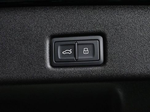 New 2025 Audi Q5 Premium Plus image 32