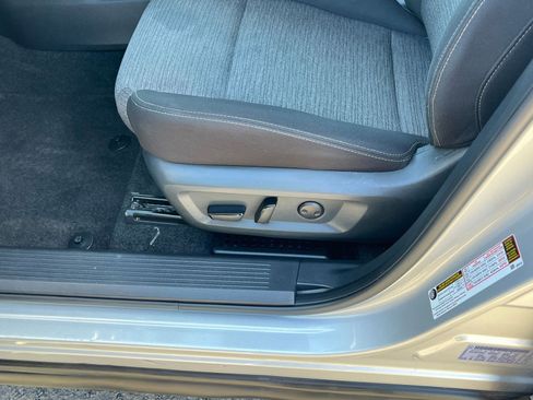 Used 2023 Nissan Rogue SV image 23