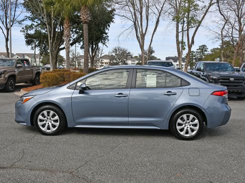 Certified 2025 Toyota Corolla LE image 2