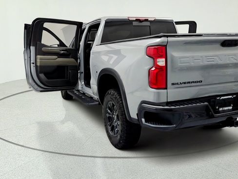 Used 2025 Chevrolet Silverado 1500 ZR2 w/ Technology Package AWD/4WD image 11