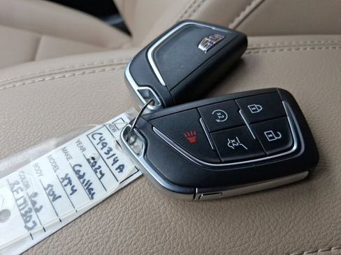 Used 2024 Cadillac XT4 Luxury image 23