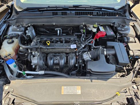Used 2017 Ford Fusion SE FWD image 9