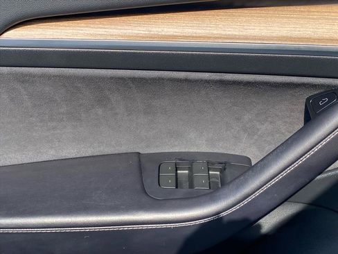 Used 2023 Tesla Model 3 Standard Range image 18