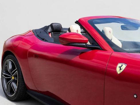 Certified 2025 Ferrari Roma Spider RWD image 14