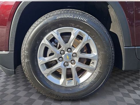 Used 2020 Chevrolet Traverse LT image 7