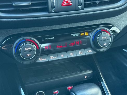 Used 2022 Kia Forte GT-Line w/ GT-Line Premium Package image 20