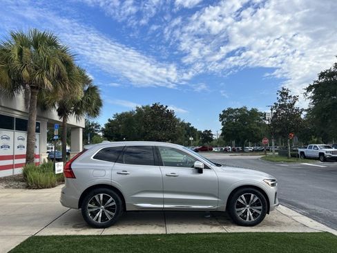 Used 2022 Volvo XC60 B5 Inscription w/ Protection Package Premier FWD image 4