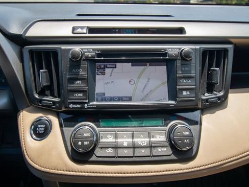 Used 2015 Toyota RAV4 Limited FWD image 27