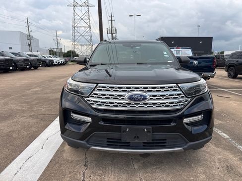 Used 2020 Ford Explorer XLT w/ Equipment Group 202A RWD image 2