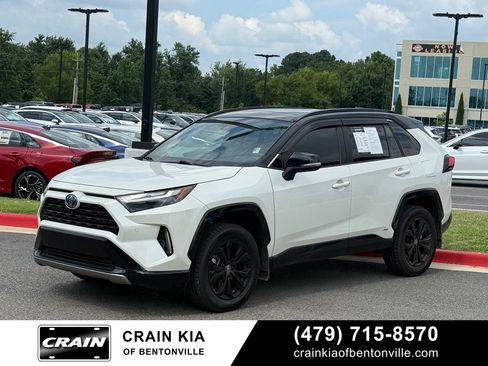 Used 2022 Toyota RAV4 XSE AWD/4WD image 3