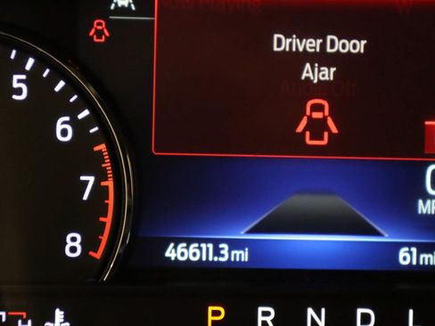 Used 2023 Ford Explorer XLT w/ Equipment Group 202A RWD image 8