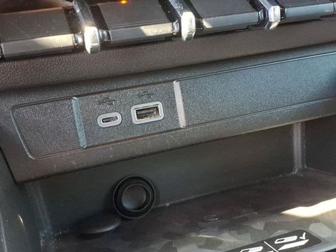 Used 2024 GMC Canyon Denali AWD/4WD image 13