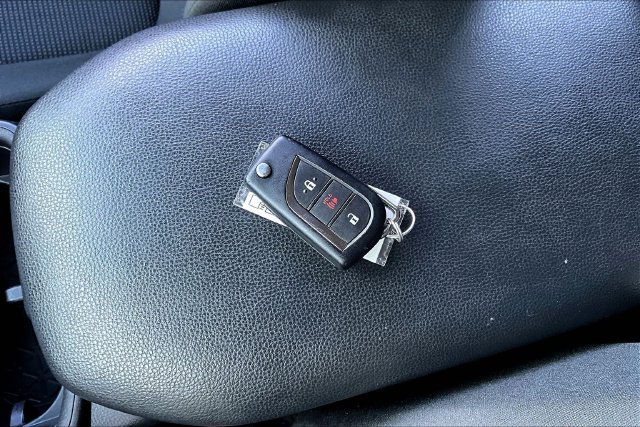 Used 2024 Toyota RAV4 LE AWD/4WD image 36