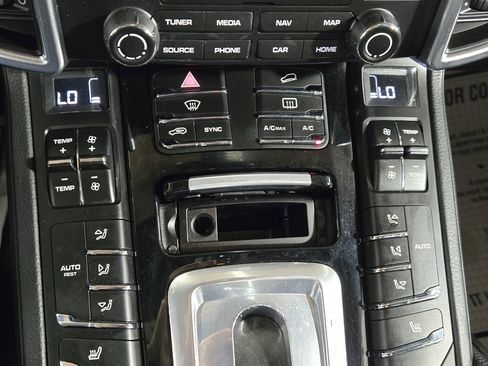 Used 2018 Porsche Cayenne Platinum Edition image 16