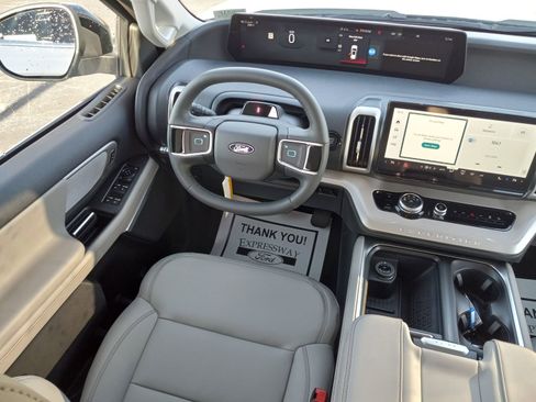 New 2025 Ford Expedition Active AWD/4WD image 15