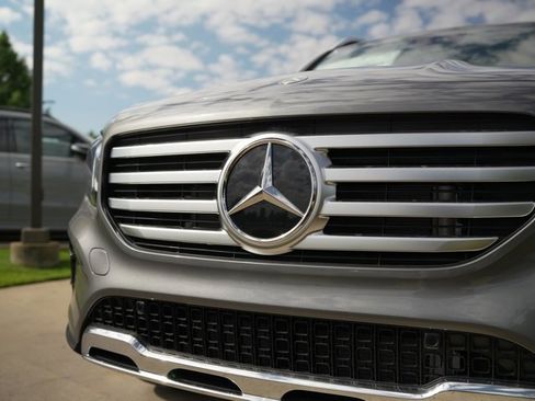 Used 2026 Mercedes-Benz GLB 250 4MATIC image 11