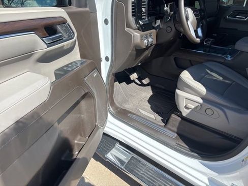 Used 2024 GMC Sierra 1500 SLT w/ SLT Premium Plus Package image 14