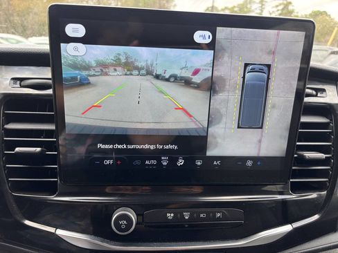 Used 2023 Ford Transit 350 XLT image 18