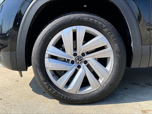 Used 2022 Volkswagen Atlas Cross Sport SE image 10