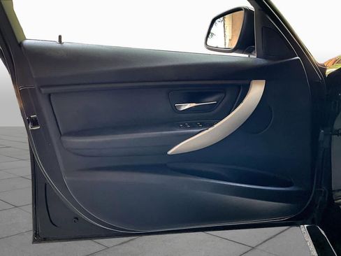 Used 2015 BMW 320i Sedan RWD image 21