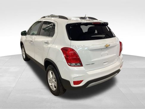Used 2017 Chevrolet Trax LT w/ LT Convenience Package AWD/4WD image 26