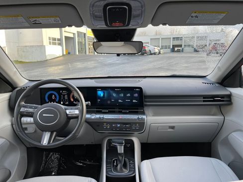 Used 2025 Hyundai Kona SEL image 33