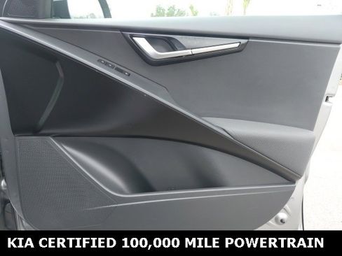 Certified 2024 Kia Niro LX image 23