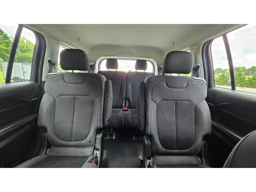 Used 2023 Jeep Grand Cherokee L Laredo AWD/4WD image 12