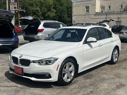 Used 2017 BMW 330i xDrive Sedan AWD/4WD image 2