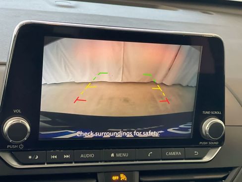 Used 2022 Nissan Altima 2.5 SV image 17