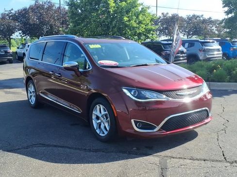 Certified 2020 Chrysler Pacifica Limited FWD image 3