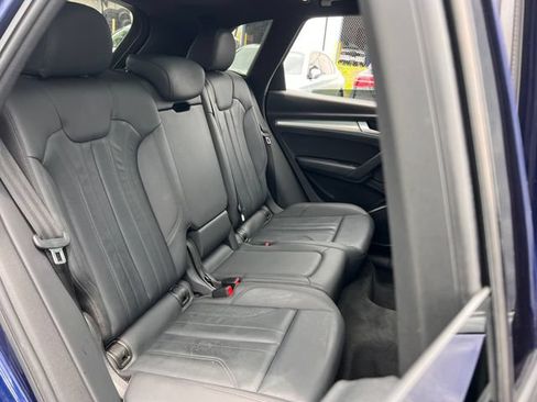 Used 2020 Audi Q5 2.0T Premium w/ Titanium Sport Package AWD/4WD image 28