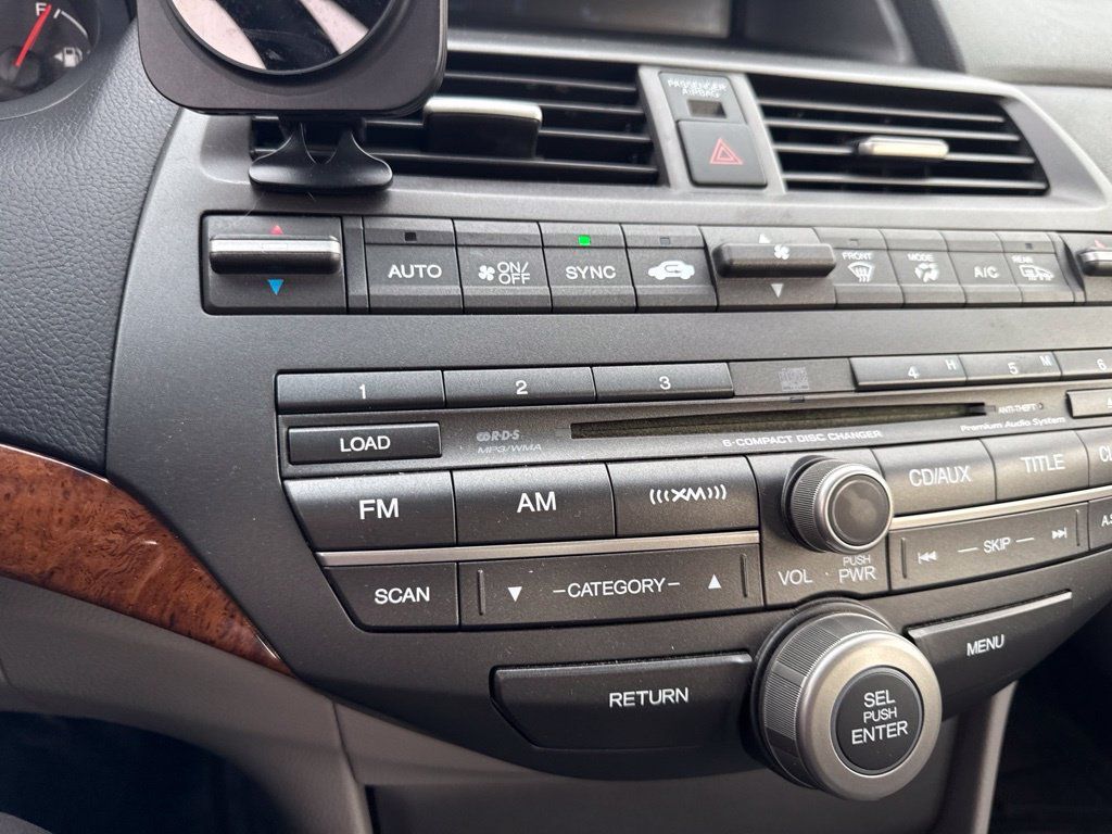 Used 2011 Honda Accord EX-L image 25
