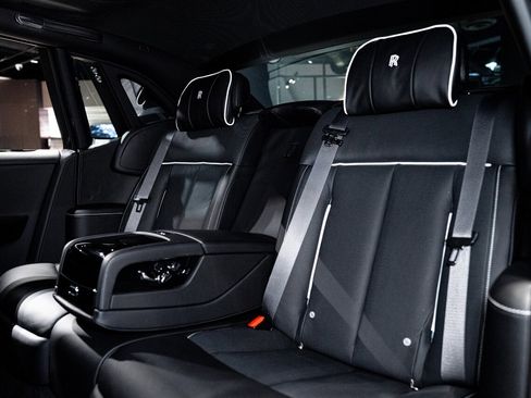Used 2024 Rolls-Royce Phantom Sedan image 12