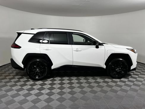 Used 2026 Toyota RAV4 SE w/ Convenience Package AWD/4WD image 4