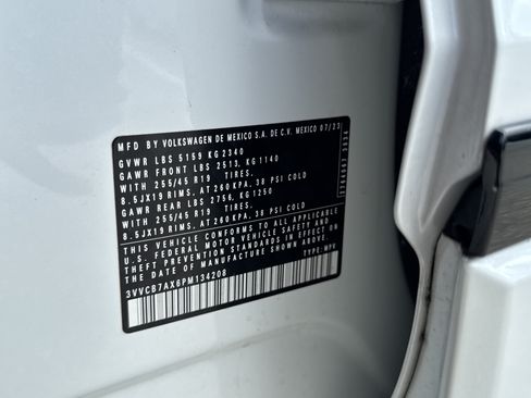 Certified 2023 Volkswagen Tiguan SE R-Line FWD image 33