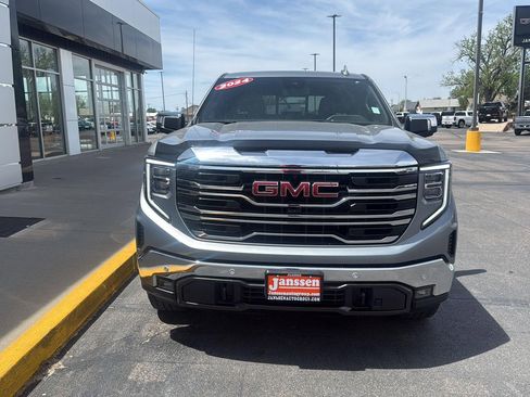 Used 2023 GMC Sierra 1500 SLT w/ SLT Premium Package AWD/4WD image 11