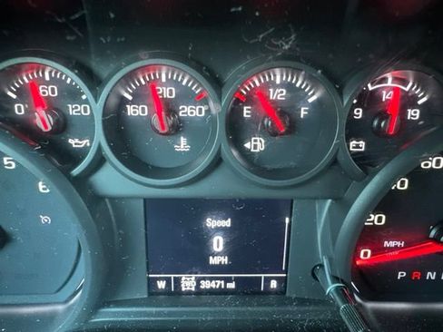 Used 2021 Chevrolet Silverado 2500 Custom w/ Custom Value Package AWD/4WD image 18
