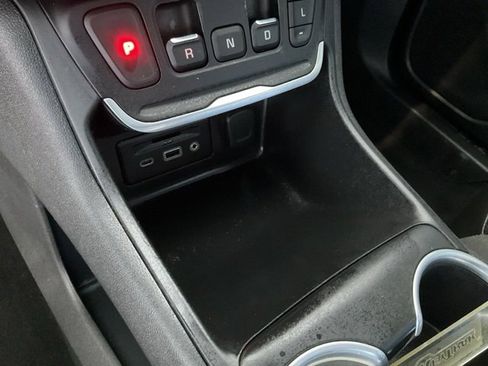 Used 2019 GMC Terrain SLT image 13