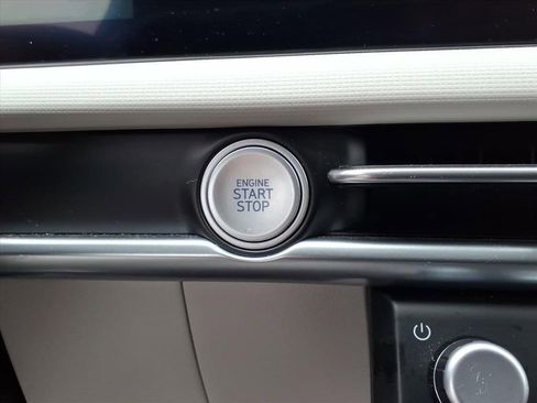 Used 2025 Hyundai Tucson SE image 13