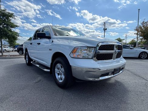 Used 2019 RAM 1500 Tradesman w/ Chrome Appearance Group AWD/4WD image 3