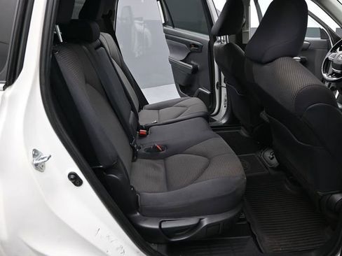 Used 2021 Toyota Highlander LE image 18