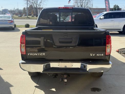 Used 2018 Nissan Frontier SV image 6